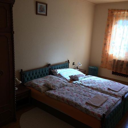 Margaréta Apartman Appartamento Sárvár Esterno foto