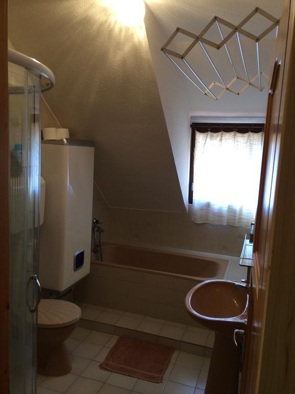 Margaréta Apartman Appartamento Sárvár Esterno foto